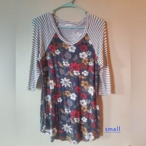 3/4 sleeve navy blue flower shirt